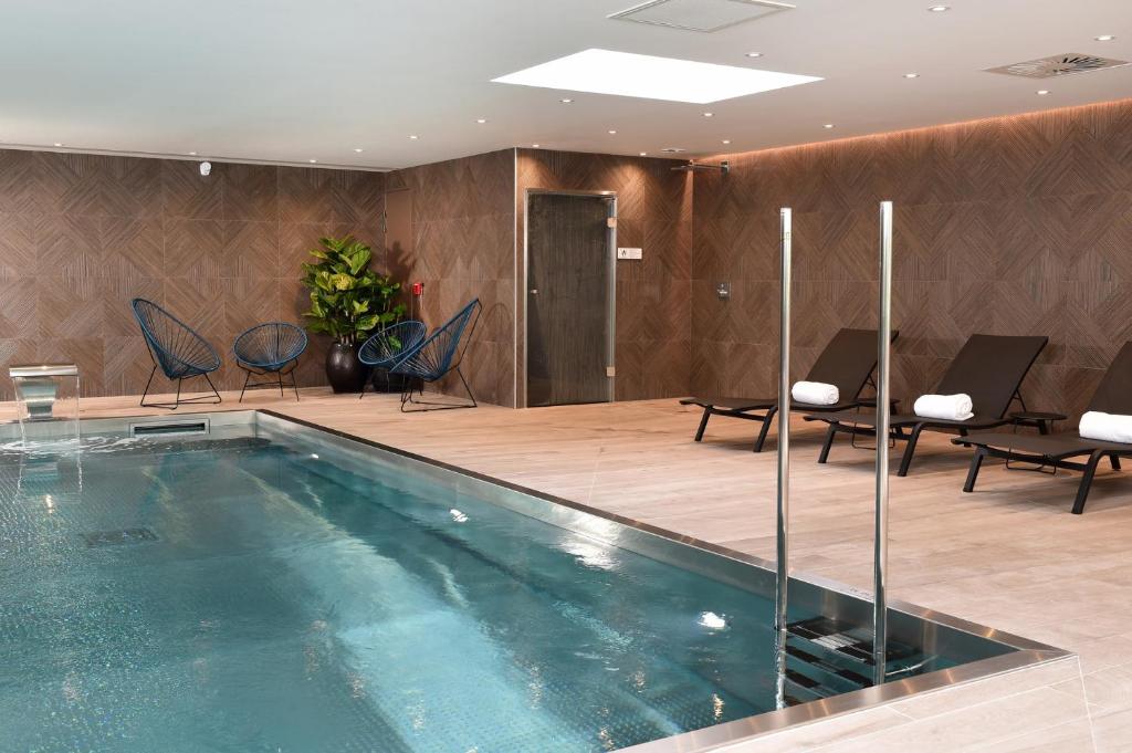 Piscine Intérieure Hôtels Spa Saint-Malo Oceania