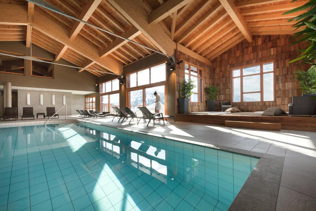 Piscine Intérieure ILY Hôtels La Rosiere Hôtel Alparena & Spa à La Rosière