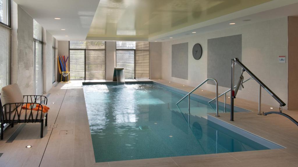 Piscine Intérieure LE JARDIN D'EDO Hôtels Spa à Mulhouse