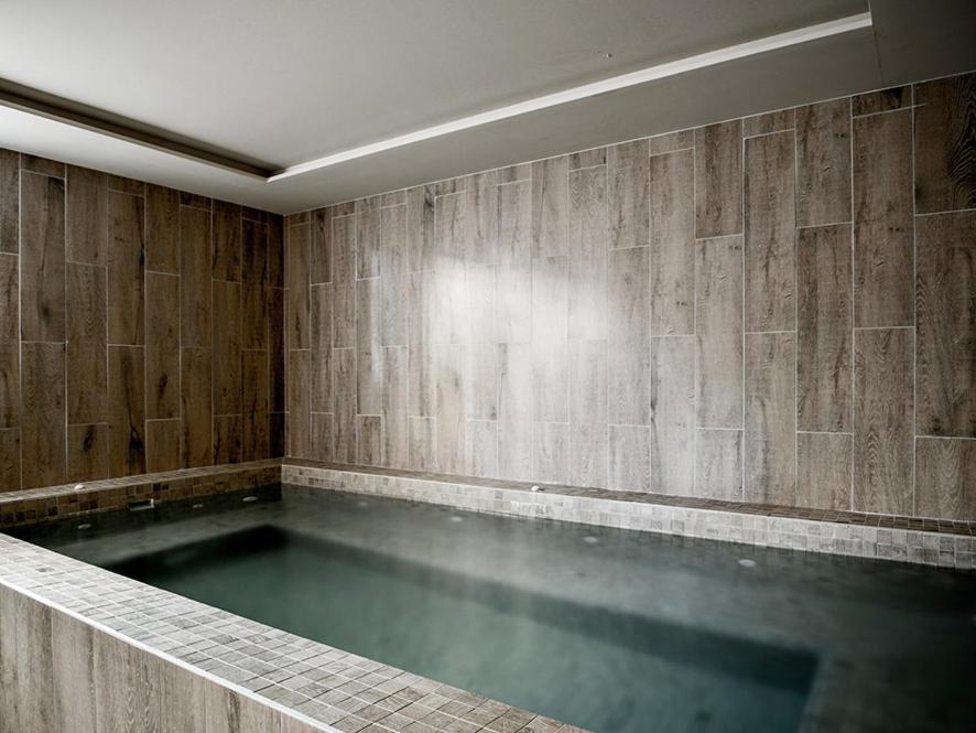 Piscine Intérieure Les Trois Vallées, a Beaumier Hôtel Spa à Courchevel