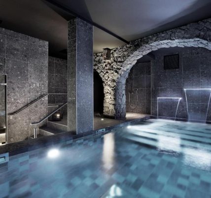 Piscine Intérieure Petit Hôtel Confidentiel Hôtels Spa à Chambéry