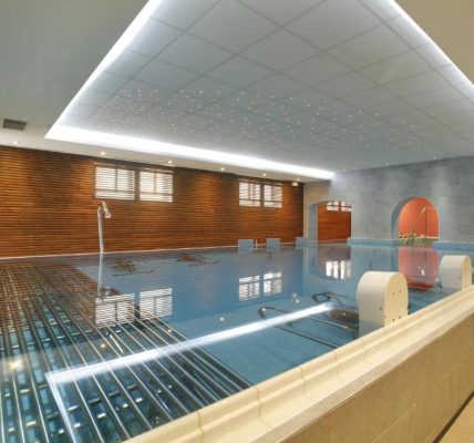 Piscine Intérieure The Originals City, Hôtel Les Thermes de l'Avenue,Spa à Dax
