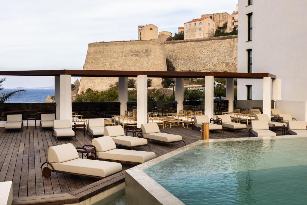 Piscine KASANO Hôtels Spa à Calvi