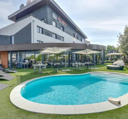 Piscine LE COLISÉE Hôtel & Spa NANTES Saint Herblain Saint-Herblain