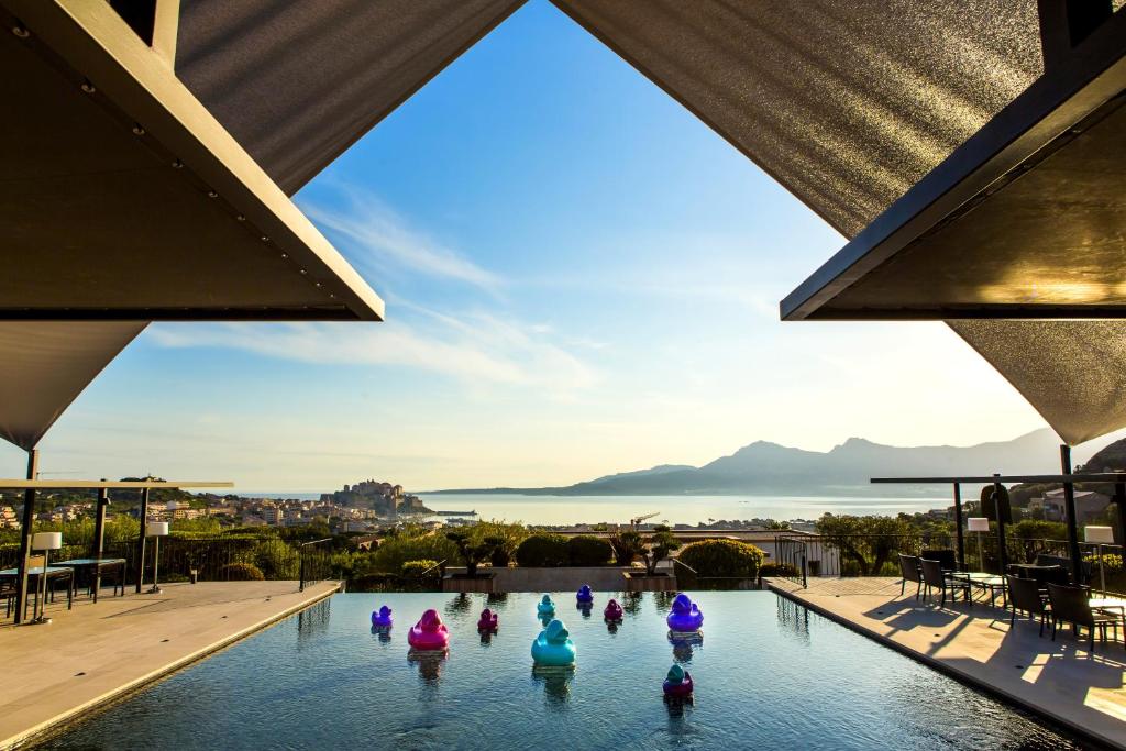 Piscine La Villa Calvi Hôtels Spa à Calvi
