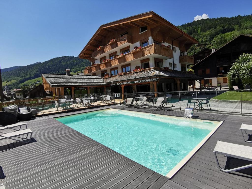 Piscine Les Ecureuils Hôtels Spa à Le Grand-Bornand Piscine Les Ecureuils Hôtels Spa à Le Grand-Bornand
