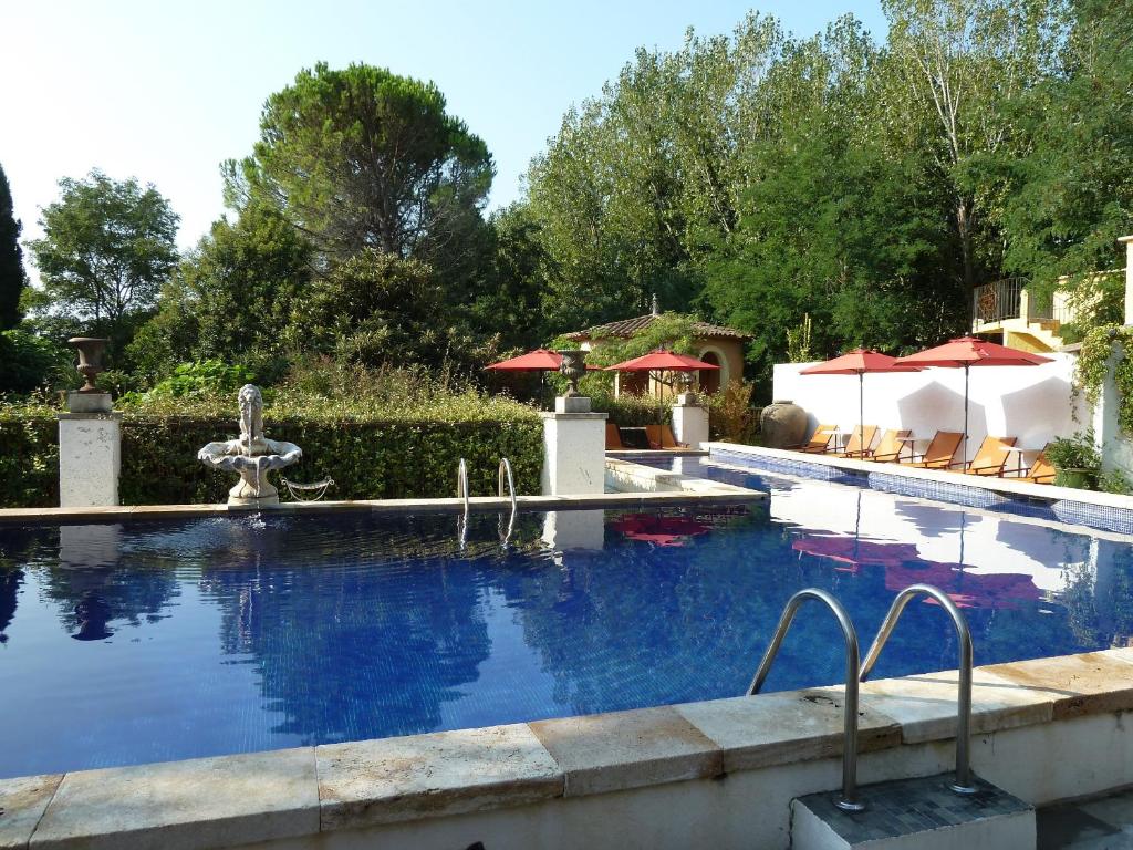 Piscine Mas de la Chapelle Spa à Arles