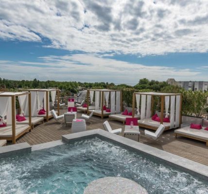 Piscine Oz'inn Hôtel & Spa à Village naturiste