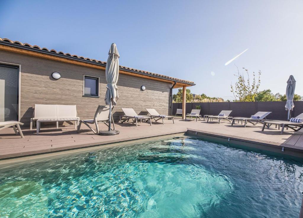 Piscine Résidence Pierre & Vacances Premium Vesna Rossa Hôtels Spa à Porto-Vecchio Piscine Résidence Pierre & Vacances Premium Vesna Rossa Hôtels Spa à Porto-Vecchio