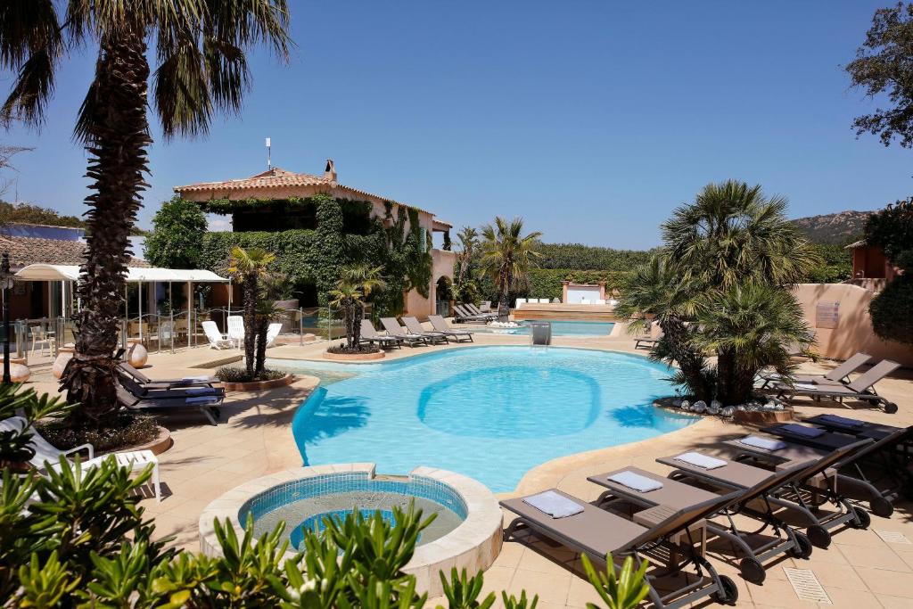 Piscine Résidence Vasca d'Oro Hôtels Spa à Porto-Vecchio Piscine Résidence Vasca d'Oro Hôtels Spa à Porto-Vecchio