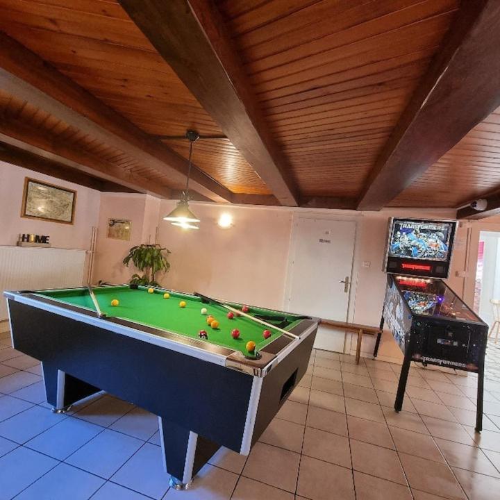 Relax Gîte meublé, LOFT AVEC SALLE JEUX ET SPA DANS LA RESIDENCE Hôtels Spa à Ventron Relax Gîte meublé, LOFT AVEC SALLE JEUX ET SPA DANS LA RESIDENCE Hôtels Spa à Ventron