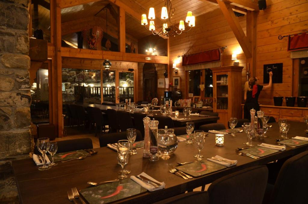 Restaurant Hôtel et Chalet Au Coin Du Feu Chilly Powder Hôtels Spa à Morzine