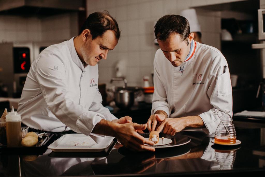 Restaurant Piscine Hôtel Les Frères Ibarboure Spa Bidart