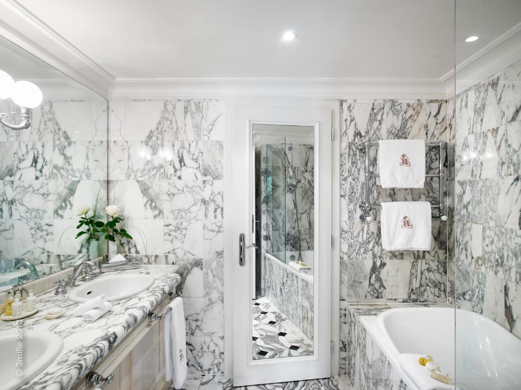 Salle de bains Althoff Hôtel Villa Belrose Hôtel & Spa à Saint-Tropez