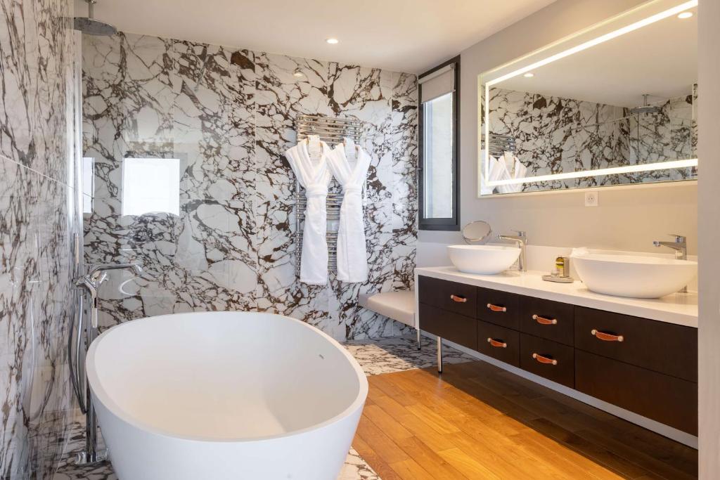 Salle de bains Eden Rose Grand Hôtel BW Premier Collection Spa Bormes-les-Mimosas