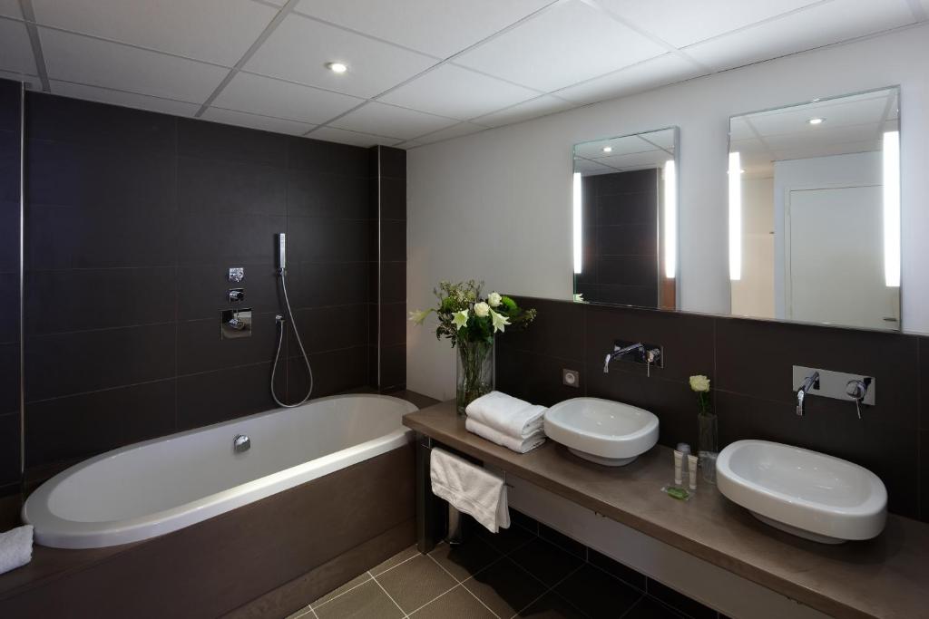 Salle de bains Edgar Hôtel & Spa - Table Gastronomique Saint-Brieuc