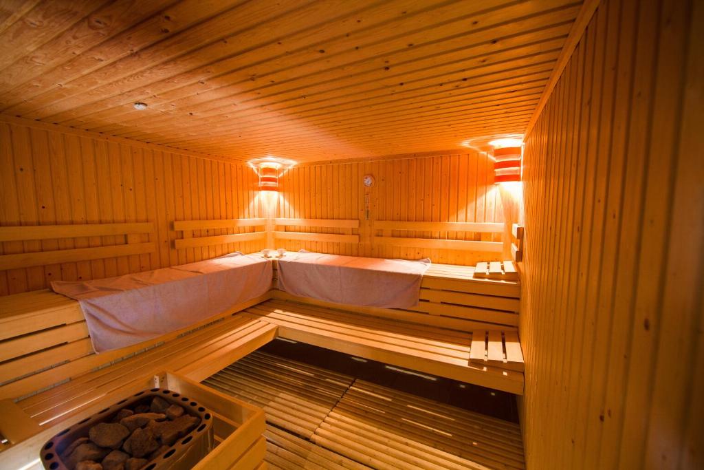 Sauna Chalet Kaya Hôtels Spa à Les Menuires Sauna Chalet Kaya Hôtels Spa à Les Menuires