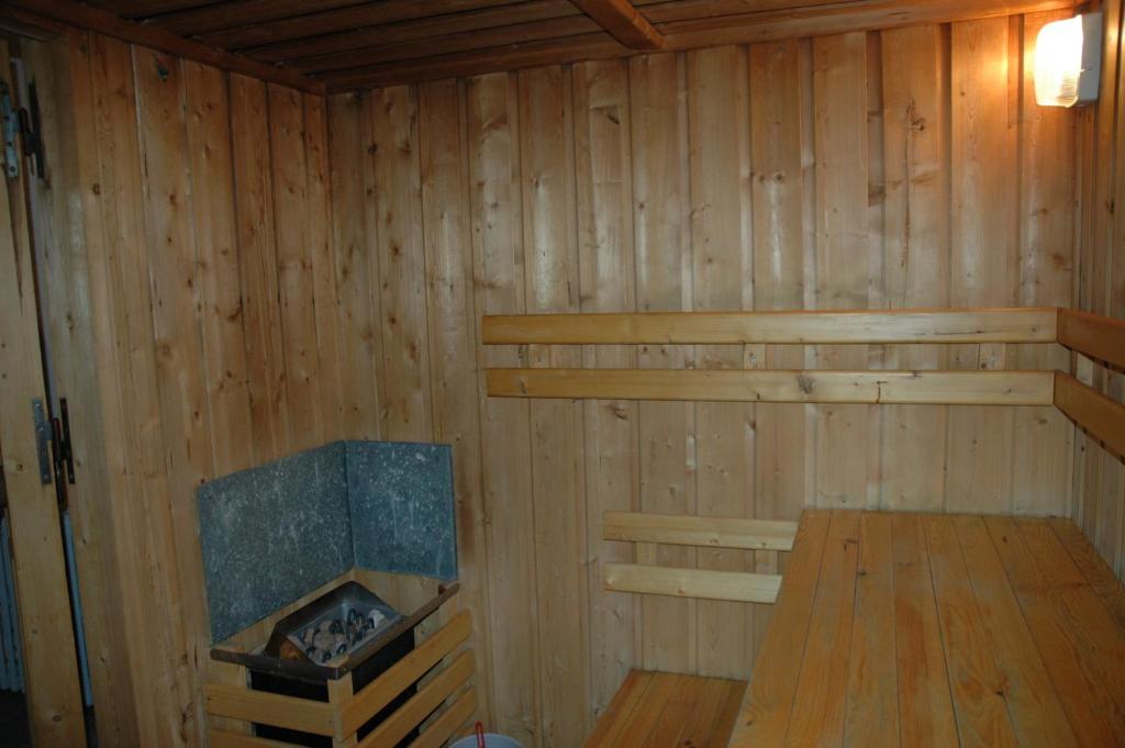 Sauna Hôtels Spa Luz-Saint-Sauveur Appart Résidence Le Chili - Quartier thermal - Lit fait - Billard - Parc