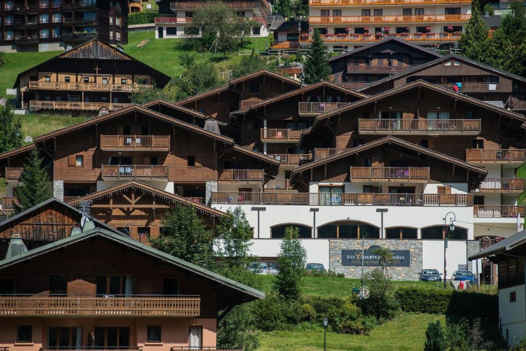 extérieure CGH Résidences & Spas Les Chalets d'Angèle Hôtels Spa à Châtel extérieure CGH Résidences & Spas Les Chalets d'Angèle Hôtels Spa à Châtel