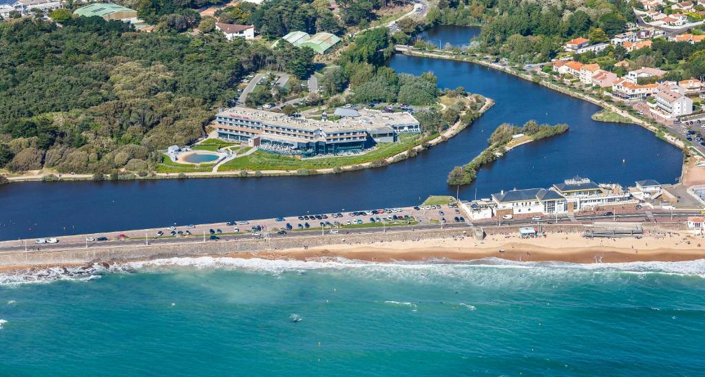 extérieure Côte Ouest Hôtel Thalasso & Spa Les Sables d'Olonne - MGallery Spa à Les Sables dʼOlonne extérieure Côte Ouest Hôtel Thalasso & Spa Les Sables d'Olonne - MGallery Spa à Les Sables dʼOlonne