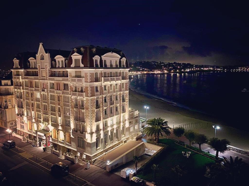 extérieure Grand Hôtel Thalasso & Spa Hôtel Spa à Côte Basque