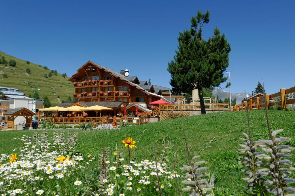 extérieure Hôtel Cote Brune Hôtel TURAN Spa à Les Deux Alpes