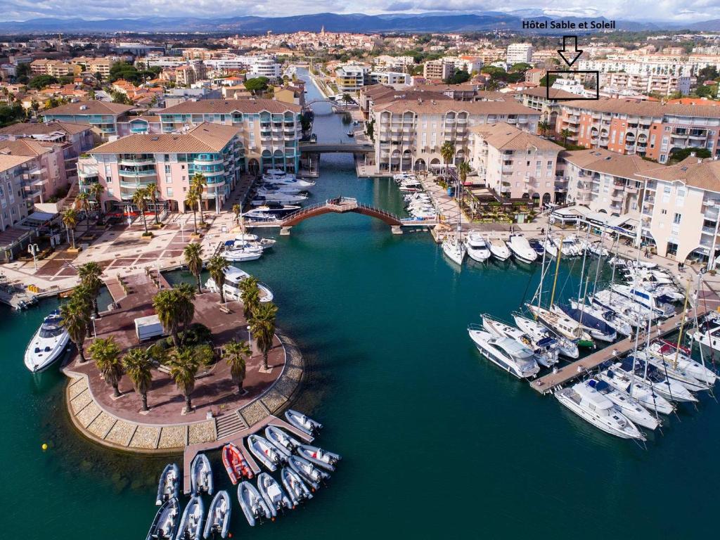 extérieure Hôtels Spa à Fréjus Et Soleil - Port, Plage et spa extérieure Hôtels Spa à Fréjus Et Soleil - Port, Plage et spa