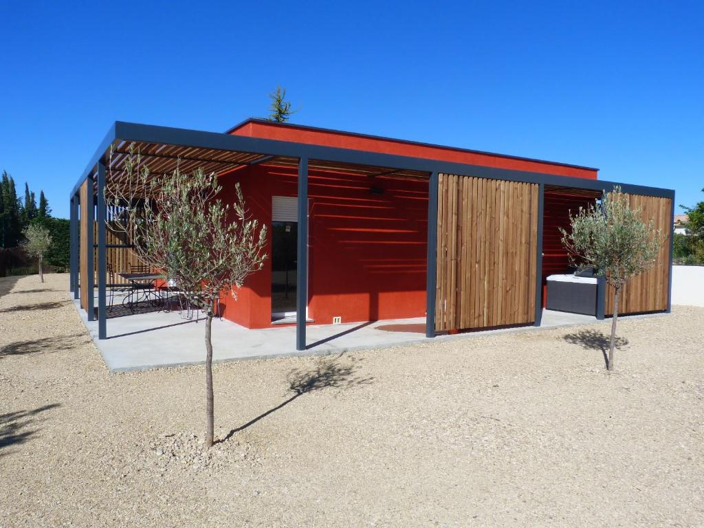 extérieure Les Lodges - Villa avec spa privatif Hôtels Spa à Valensole